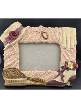 Vintage Victorian-Inspired Resin Photo Frame 3"x5" Hat, Gloves, Flowers